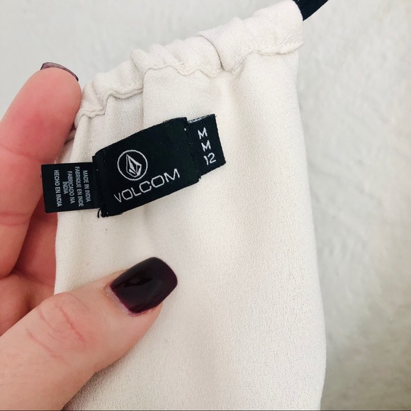 VOLCOM B|W Last Night Romper🖤 - Picture 8 of 8